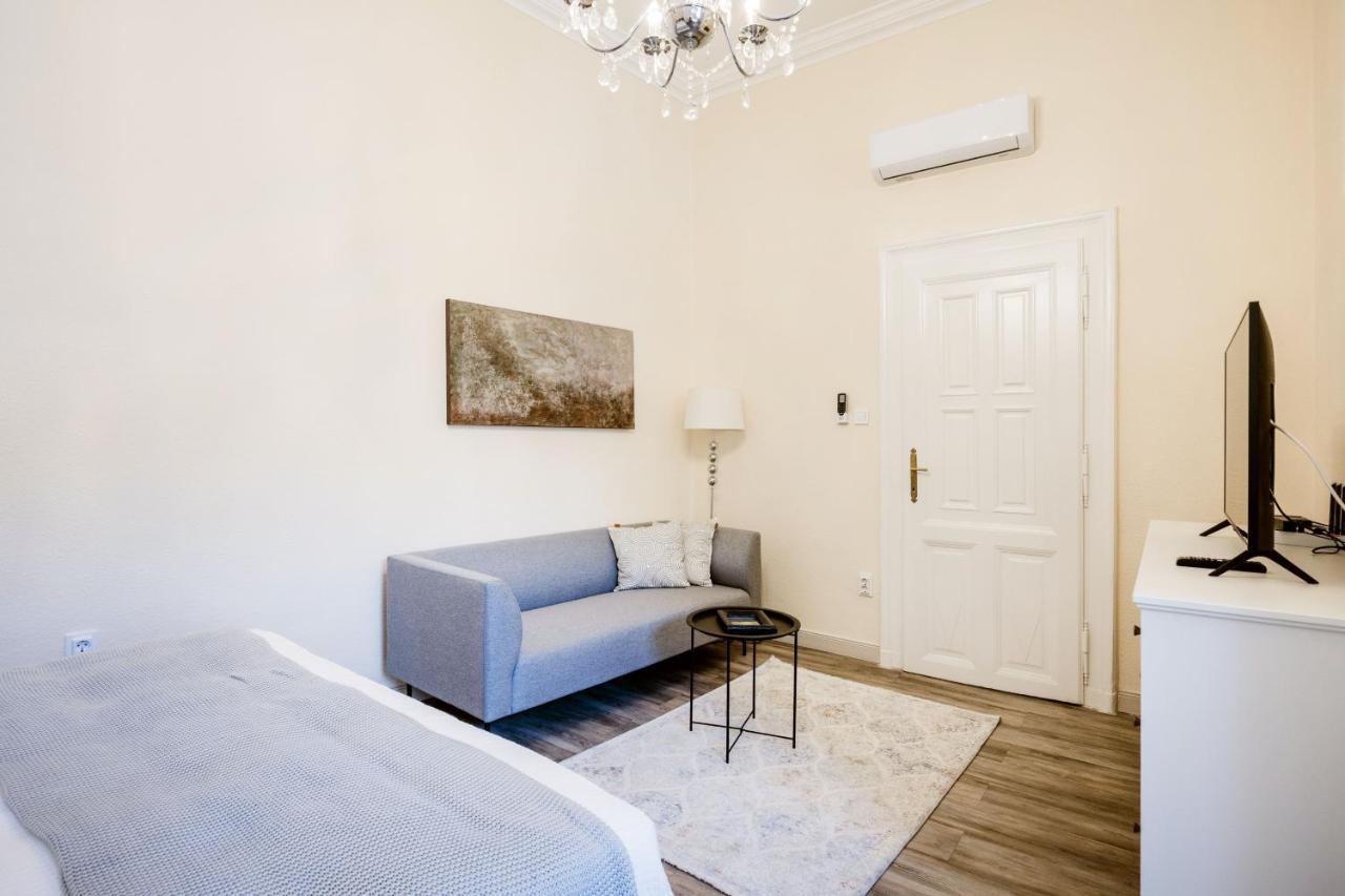 Andrassy 13 Center Apartment بودابست المظهر الخارجي الصورة